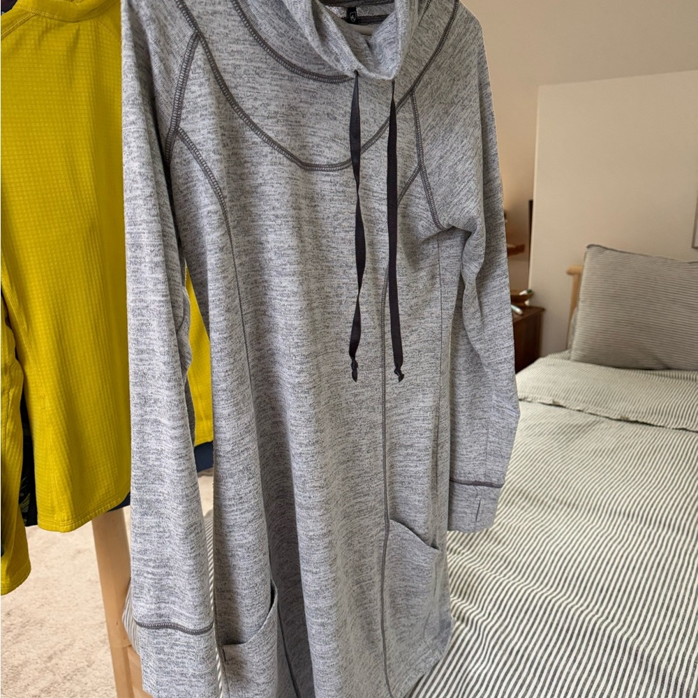 Kuhl grey heathered Hooded Long Sleeve Dress